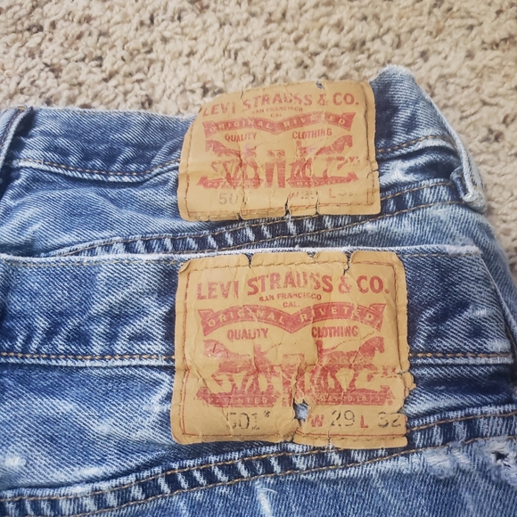Levi's 501s Straight Leg High Rise Jeans [1 pair] - Picture 3 of 9